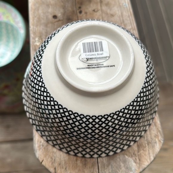 Set of four Colorful Patterned Bowls. NEW. With tags. - Picture 7 of 13